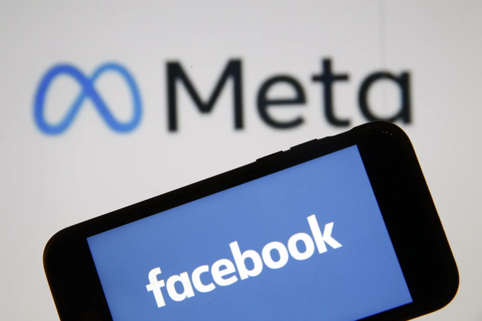 Building Community Beyond Meta: Alternatives for Creators